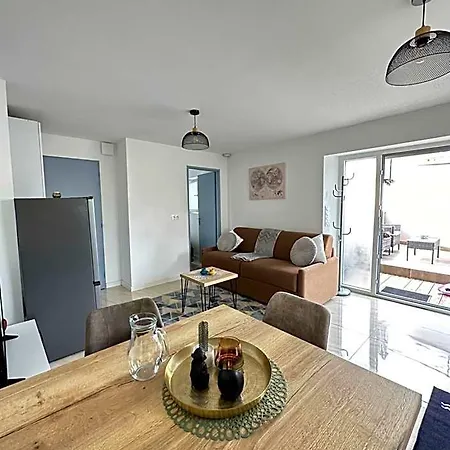 Appartement Superbe Proche De Stations De